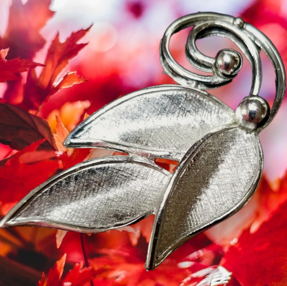 Vintage Mid Century Brushed Silver Tone Metal Leaf Brooch